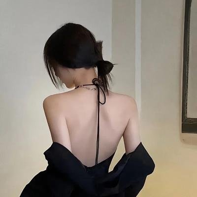 飘动的红丝带